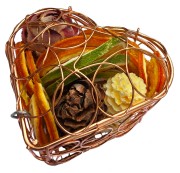 stojace-serce-potpourri-miedziane-zblizenie-szyszek