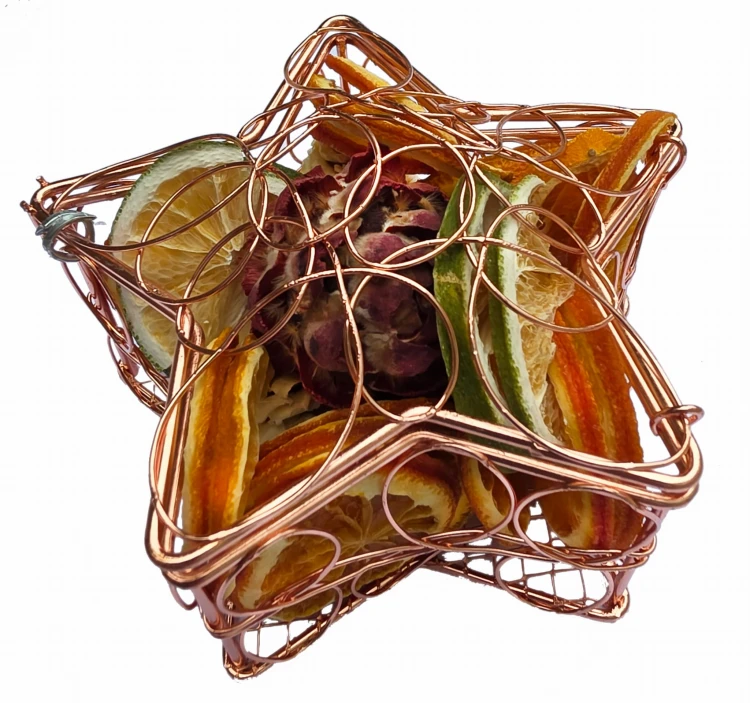 stojaca-gwiazdka-pot-pourri-miedziana-zblizenie